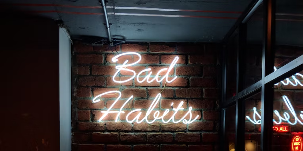 9 Work Habits You Can Do Without In The New Year