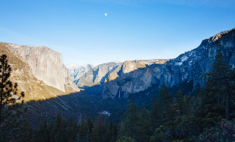 Moon Above Yosemite’s Inspiration Point
