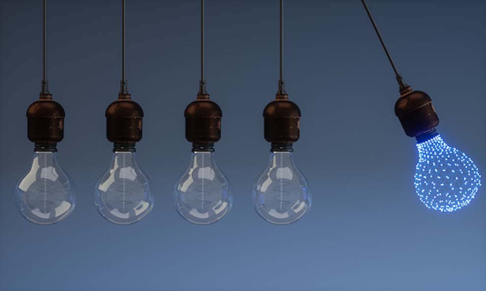 Newton's Cradle With Lightbulb With Connecting Dots