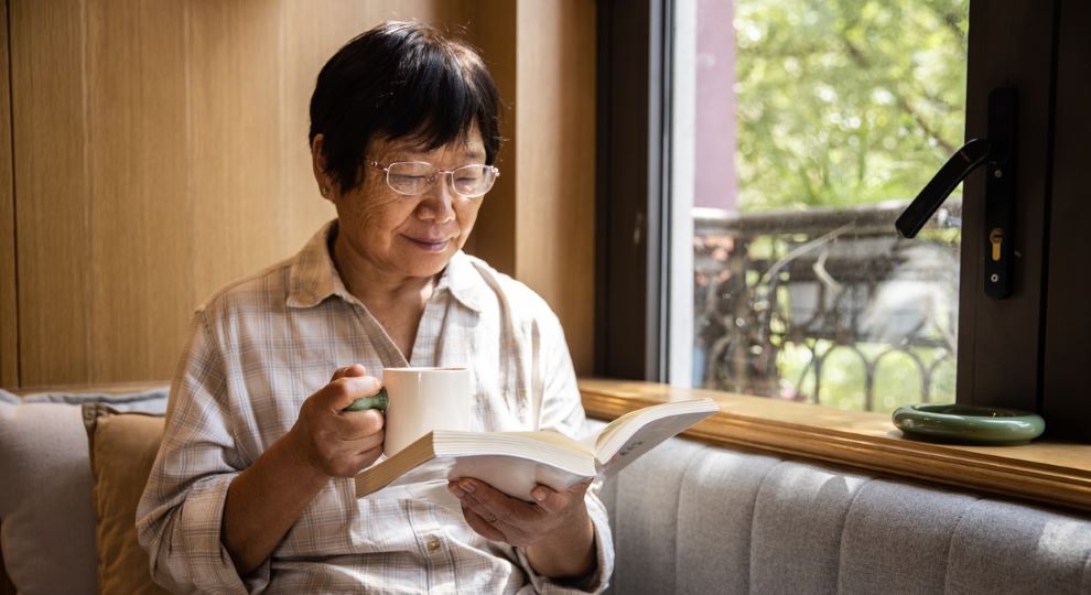 Senior Reading China Consumer Segment