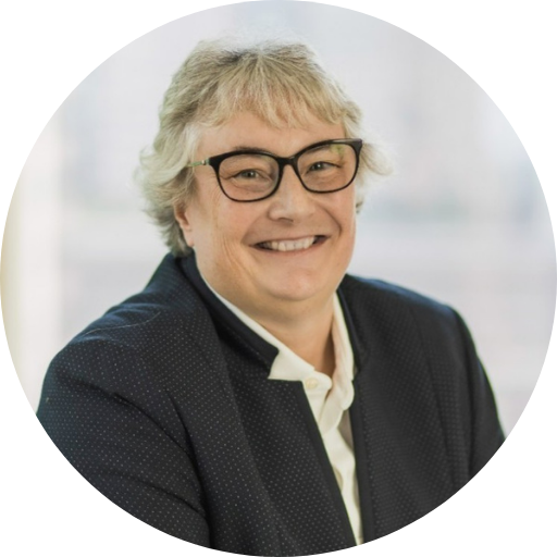 Renee Smith’s circular headshot on a white blurred background.