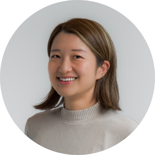 Lumeng Jin’s circular headshot with an off-white background.