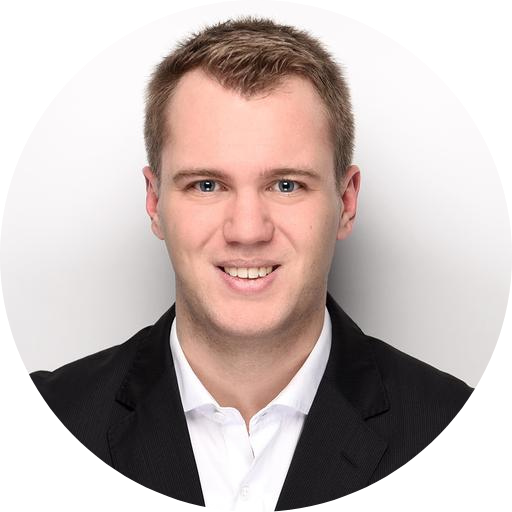 Philipp von Sethe’s circular headshot with w white background.